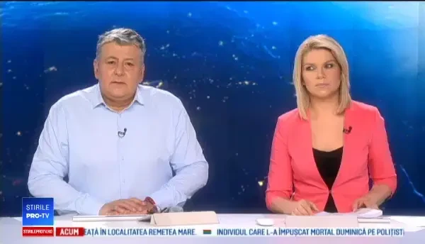 Momentul în care un cal este scos cu macaraua din fântână. VIDEO