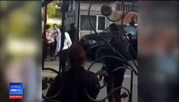 O polițistă gravidă a fost bătută după ce a fost trimisă să intervină într-un scandal