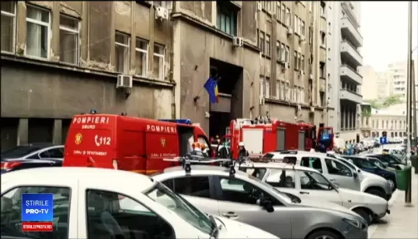 Un lift cu 6 polițiști a căzut în gol într-un sediu al Poliției Capitalei. Angajații se plâng de condiții