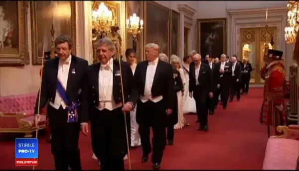 Imagini spectaculoase de la dineul oferit de Regină în cinstea lui Trump. GALERIE FOTO