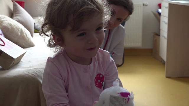 Șansă unică pentru Anastasia, fetița născută fără iris. Cum poate fi ajutată