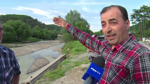 O comună din Dâmbovița, ”măturată” de ape. Primăria dă vina pe bugetul mic al localităţii