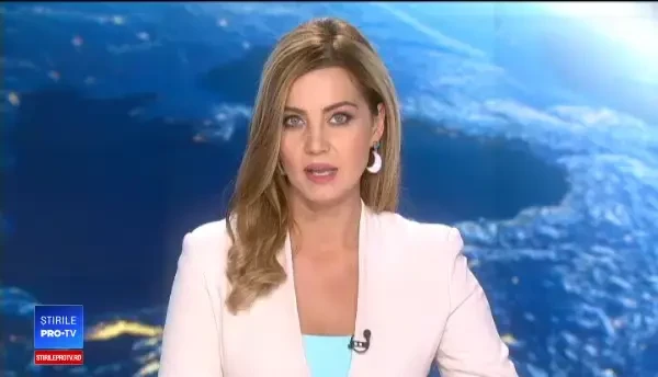 Momentul în care un vânzător de la o benzinărie se luptă cu un individ înarmat