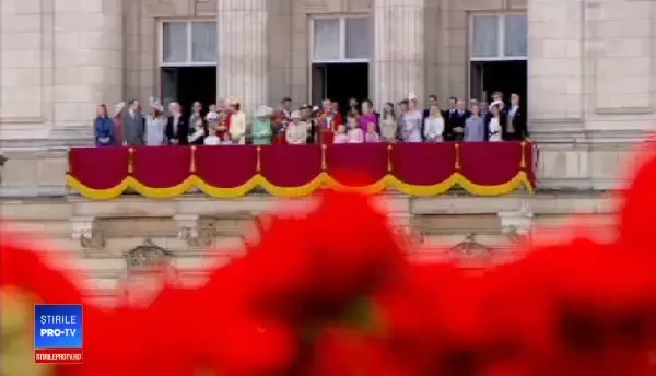 Prințul Louis la primul său eveniment cu familia regală. Cum a făcut cu mâna de la balcon