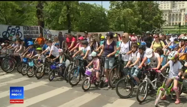 Peste 2.000 de copii au învăţat cum să se comporte în trafic atunci când merg pe bicicletă