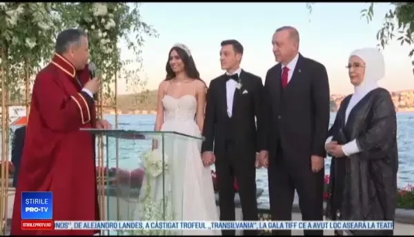 Președintele turc, Erdogan, cavaler de onoare la nunta fotbalistului Mesut Ozil