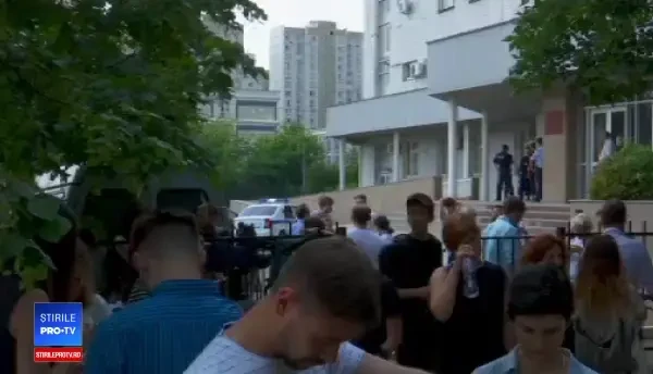 Jurnalistul rus arestat a izbucnit în plâns după gratii: ”Asist la înmormântarea mea”