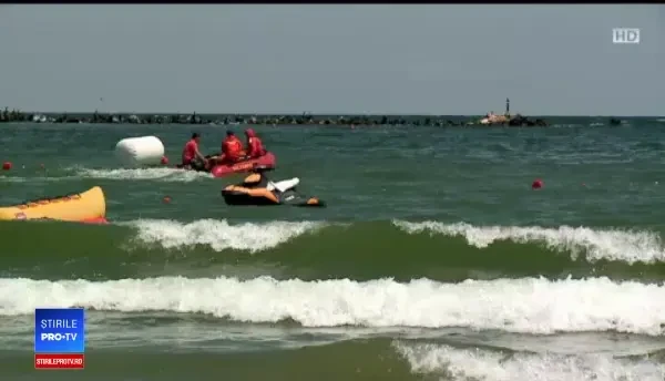 Imagini dramatice la Mamaia. Bărbat adus la mal în ultima clipă, după ce i s-a făcut rău în apă