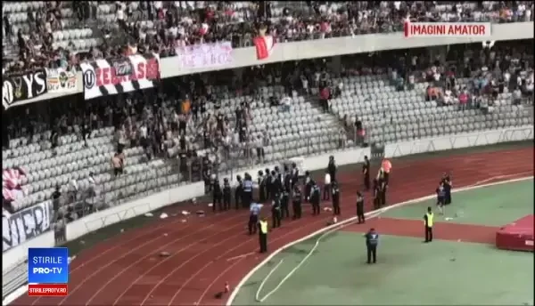 Jandarmul rănit pe stadion se află la terapie intensivă. Agresorul a fost identificat