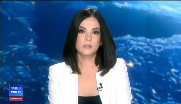 Impactul dintre 2 mașini de poliție, surprins de camerele de supravegere