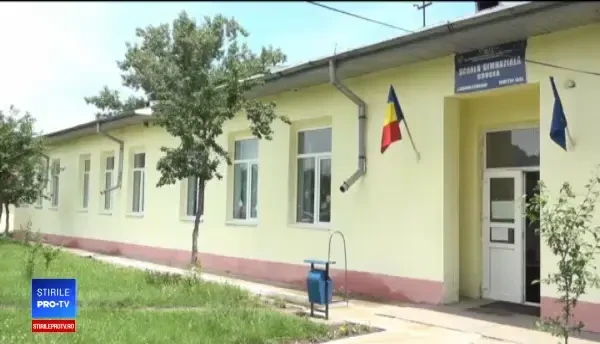 Elevii fug de școlile de la sat și se îngrămădesc în cele de elită. Criticile aduse de UE