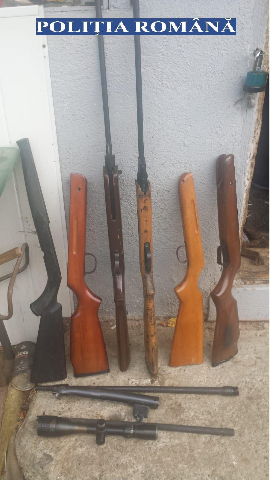 Percheziții în două judeţe, într-un dosar de contrabandă cu arme. Cum au ajuns în România