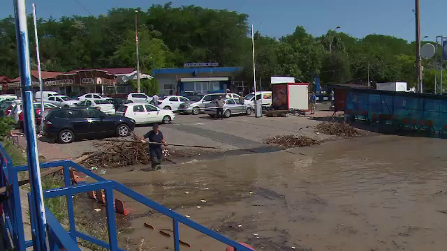Stare de alertă în Galați, în urma inundațiilor. Dunărea a depășit cota de atenție