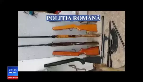 Percheziții în două judeţe, într-un dosar de contrabandă cu arme. Cum au ajuns în România
