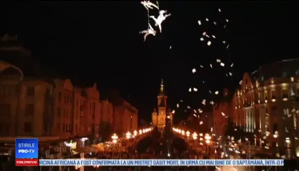 Festivalul de teatru de la Timișoara a debutat cu un spectacol de acrobații: "E genial"