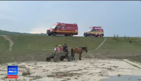 Un băiat de 13 ani a dispărut după ce s-a aventurat într-un râu fără să știe să înoate