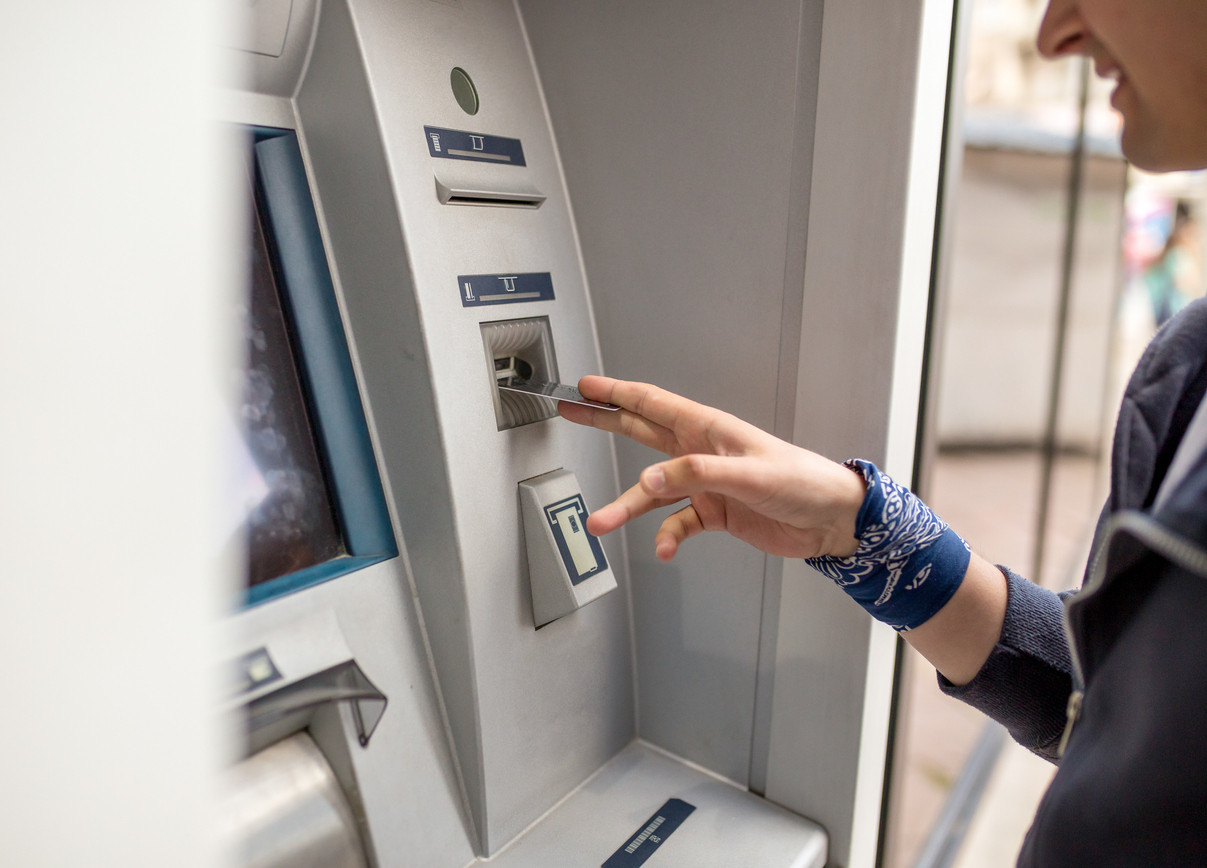 Tentativă de jaf la o bancă din Dolj. Presupusul autor e un tânăr de 22 de ani