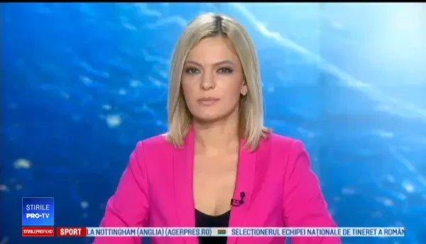 Un bărbat, filmat noaptea cu mască şi o lampă de miner pe cap. Ce le-a făcut unor localnici