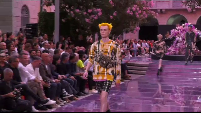 Prezentare de modă Versace în memoria lui Keith Flint, solistul formației Prodigy