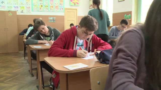 Părinții reclamă proasta organizare a Evaluării Naționale. Reacția lui Andronescu