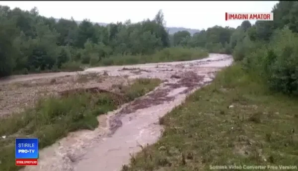 A căzut de pe pod și a fost luat de apă. Gestul care i-a fost fatal