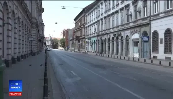 Ștrandul luat cu asalt de români, pentru a scăpa de temperaturile de 40 de grade