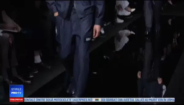 Prezentare de modă Versace în memoria lui Keith Flint, solistul formației Prodigy