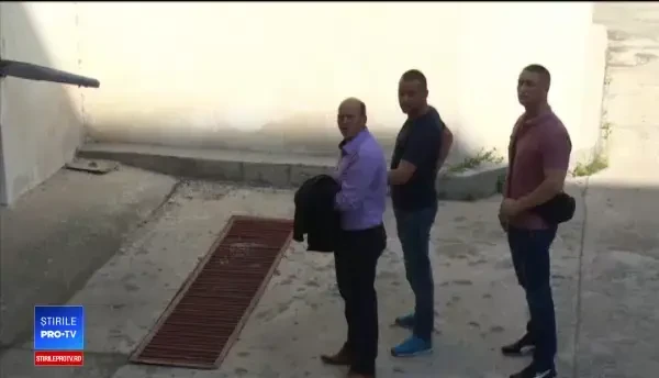 Un văcar a avut parte de un sfârşit îngrozitor. Ce i-a făcut un tânăr pe câmp