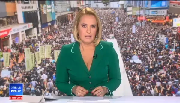 Nouă manifestaţie-record la Hong Kong. Aproape 2 milioane de persoane în stradă