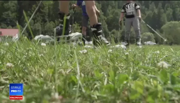 Noua atracţie a verii: schi în zi caniculară. Cât scot din buzunar cei care vor să testeze