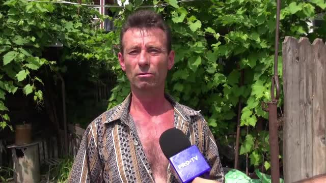 Bărbat, atacat de soție după ce a aruncat cu securea după ea. A fost salvat la limită