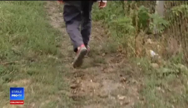 Bărbat, atacat de soție după ce a aruncat cu securea după ea. A fost salvat la limită