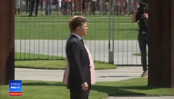 Momentul în care Angela Merkel tremură incontrolabil. Ce a pățit cancelarul german