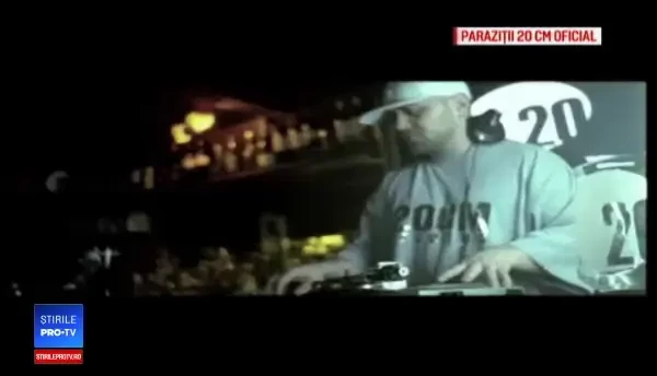 Polițiști versus Paraziții. Oamenii legii cer 100.000 € daune din cauza unei melodii