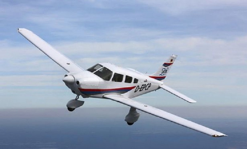 Sentință pentru milionarul care a pus avionul pe pilot automat pentru a avea relații sexuale cu o adolescentă