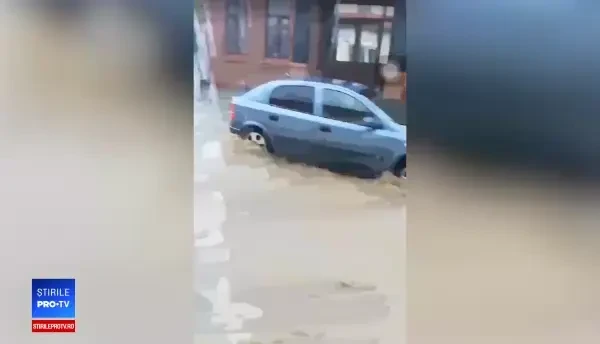 Centrul orașului Cernavodă, inundat după o ploaie torențială