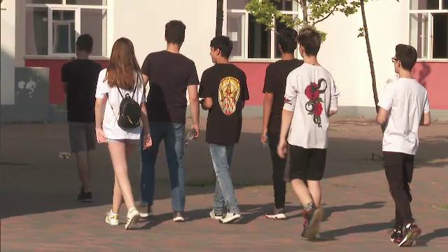 Evaluare națională 2019 Matematică. Ministrul Andronescu le-a amintit elevilor de vacanță