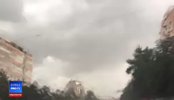 Furtună în București. Atenţionare nowcasting Cod galben