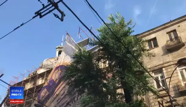 Schele căzute în București. Autobuzele, blocate pe șosea. VIDEO de la fața locului - 5