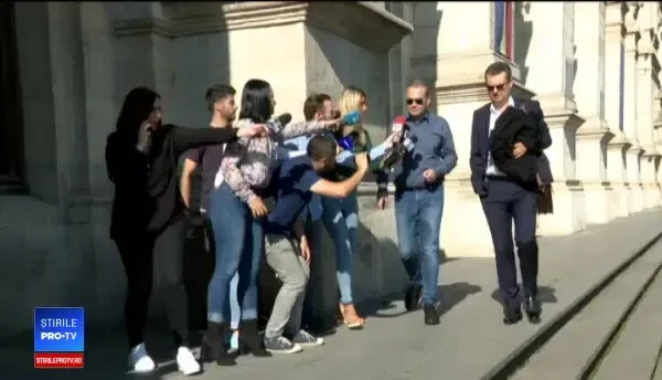 Darius Vâlcov a scăpat de controlul judiciar. Vrea să-și ducă fiica în tabără în Elveția