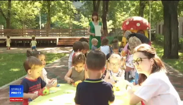 Aplicaţie pentru înscrierea la creşă. Ce poze au trimis părinţii în loc de acte