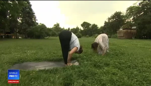 Yoga, o practică din ce în ce mai căutată în România. Avantajele oferite