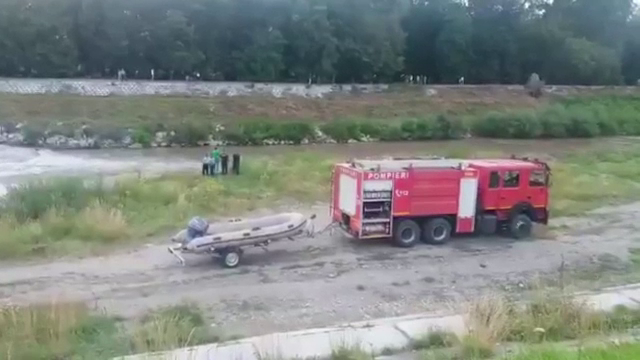 Alertă în Cluj, după ce un bărbat a sărit în râul Arieș. Pompierii în caută de 24 de ore