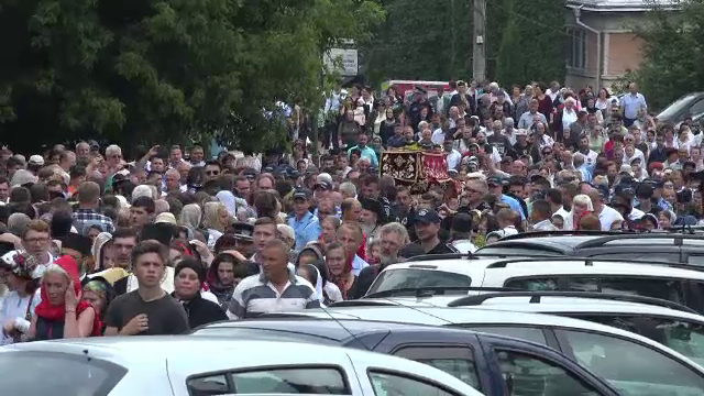 Procesiune impresionantă la Suceava. 5.000 de pelerini, pelerinaj la moaştele cu racla Sfântului Ioan cel Nou