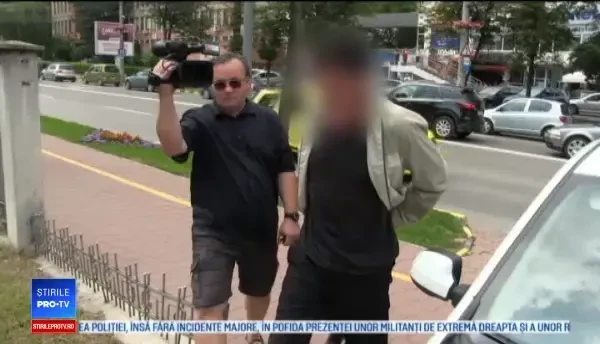 Bărbatul care a atacat cu pietre Mocănița și a vandalizat mașinile turiștilor a fost prins
