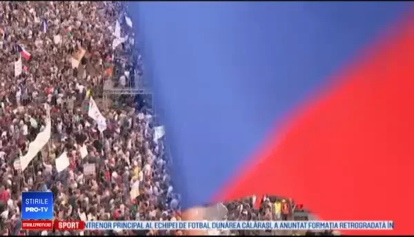 Protest de amploare în Cehia. Sute de mii de oameni au cerut demisia premierului