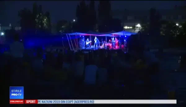 Bucureștenii s-au relaxat la concertul susţinut de trupa Byron