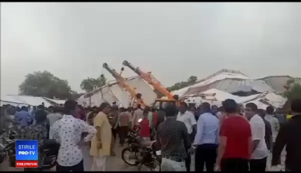 15 morţi şi 35 de răniţi în urma prăbuşirii unui cort din cauza ploii torențiale în India