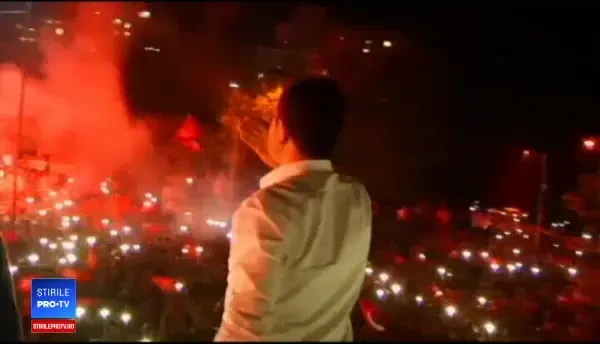 Sărbătoare la Istanbul. Turcii au cântat și au dansat după victoria opoziției la alegeri