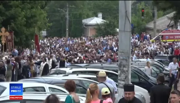 Procesiune impresionantă la Suceava. 5.000 de pelerini, pelerinaj la moaştele cu racla Sfântului Ioan cel Nou